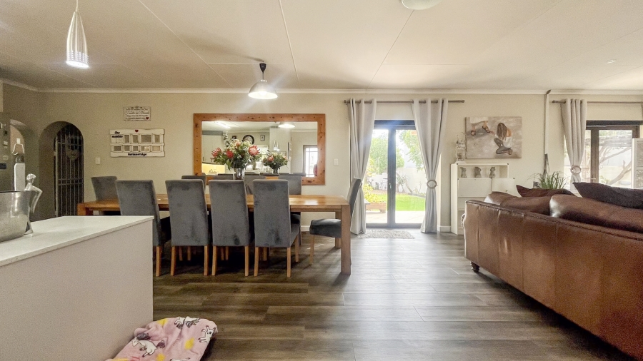 To Let 4 Bedroom Property for Rent in Country Club Western Cape